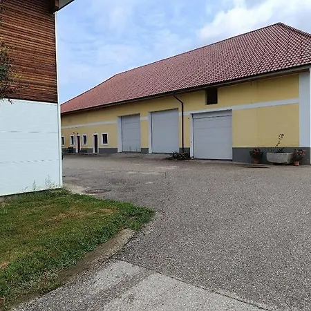 Ruhige Alleinlage Am Bauernhof